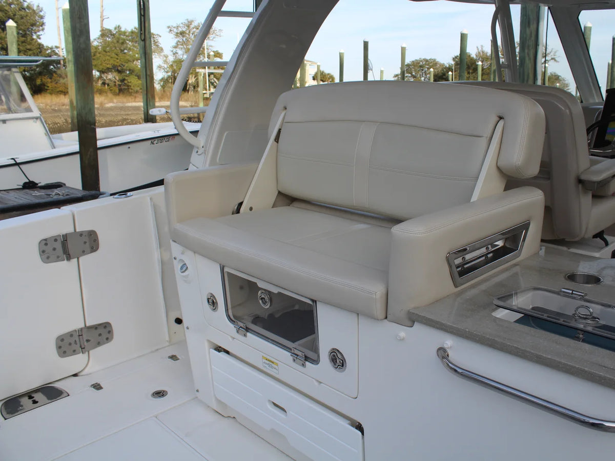 2021 Boston Whaler 350 REALM 35.0 feet, Wilmington, NC #21