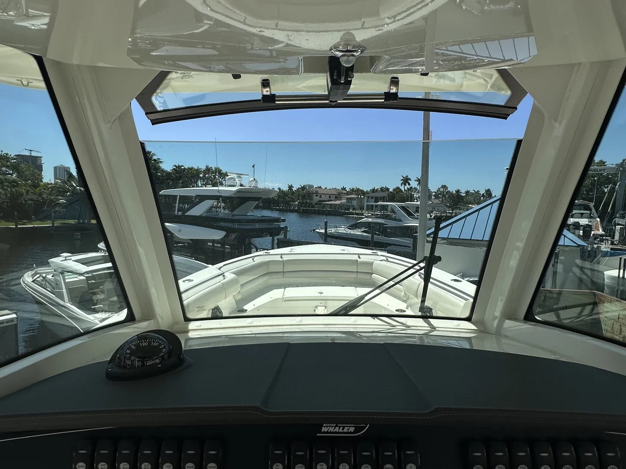 2023 Boston Whaler 33 OUTRAGE 33.0 feet, Pompano Beach, Florida #8