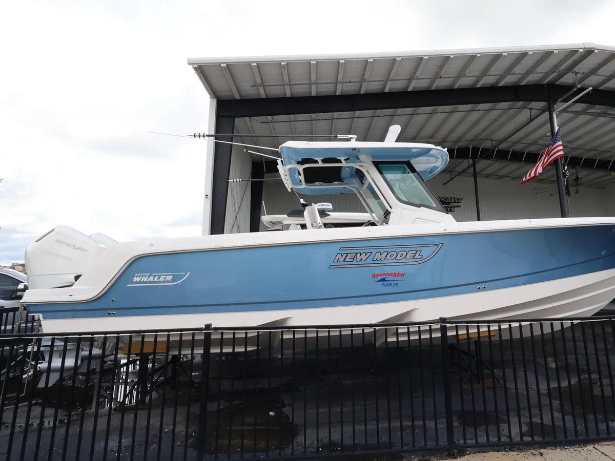 2026 Boston Whaler 330 Outrage 33.0 feet, Naples, Florida #2