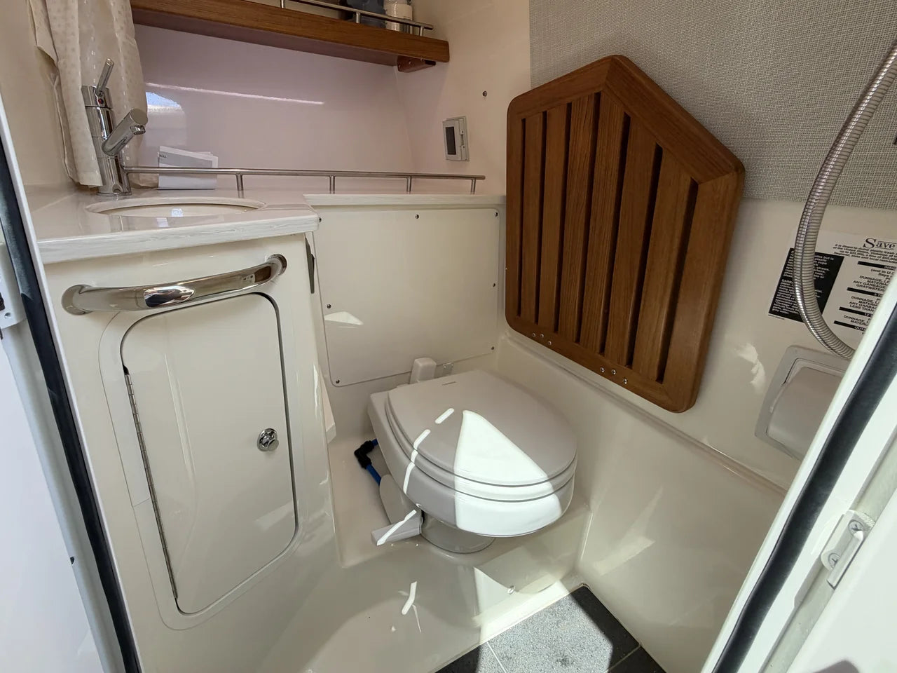 2024 Boston Whaler 350 REALM 35.0 feet, Pompano Beach, Florida #86