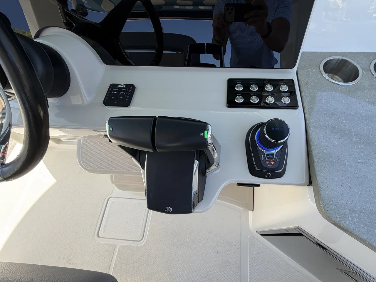 2024 Boston Whaler 350 REALM 35.0 feet, Pompano Beach, Florida #58