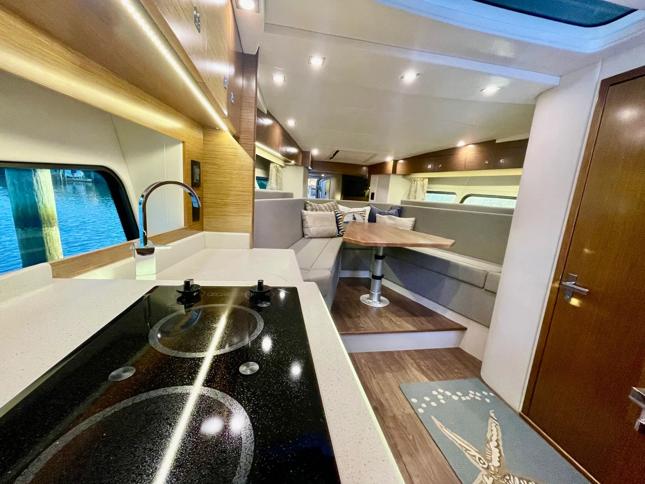 2016 Cruisers Yachts 390 EXPRESS COUPE 39.0 feet, Stuart, FL #27