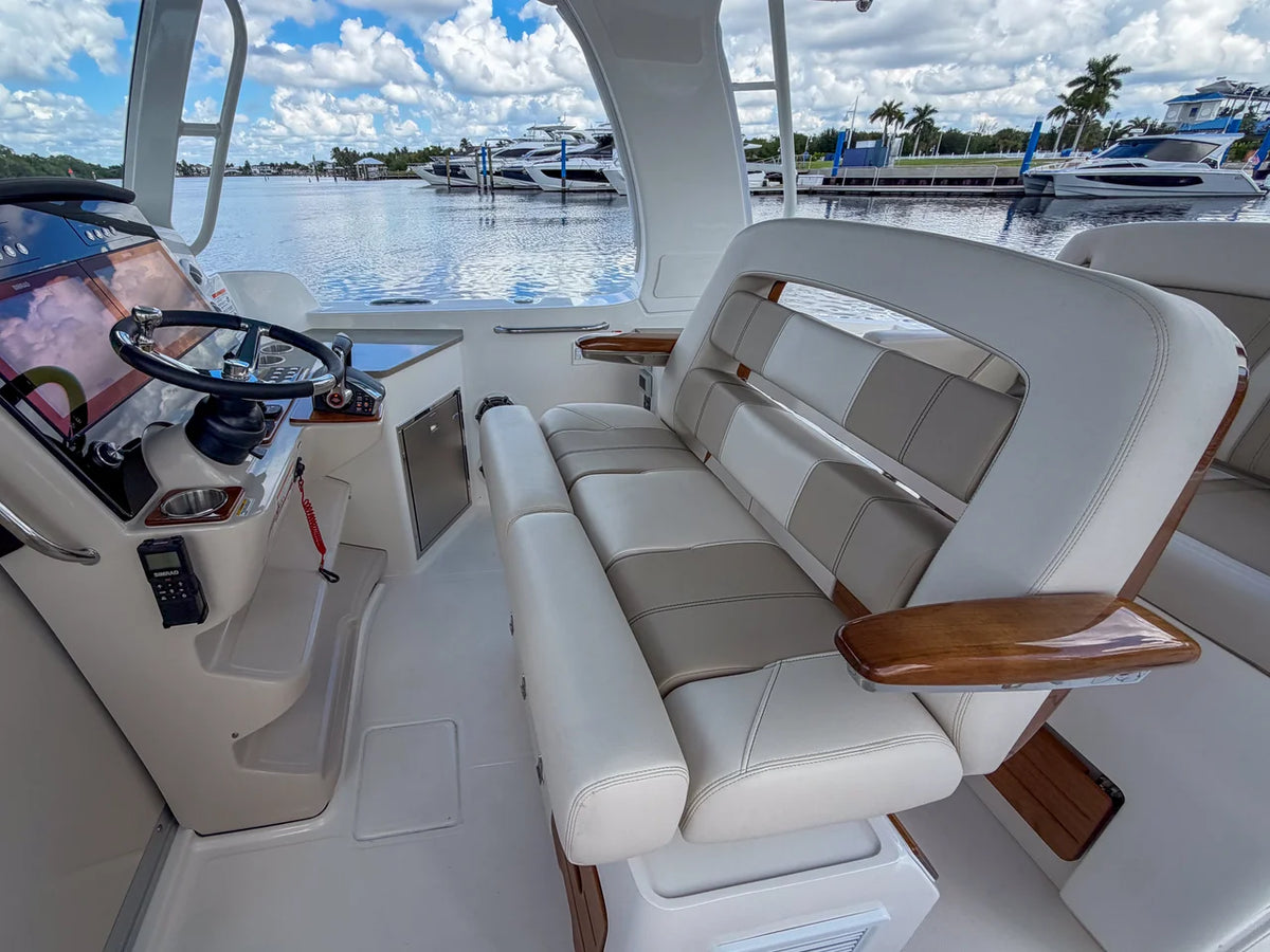 2027 Boston Whaler 350 Realm 35.0 feet, Fort Myers, FL #26