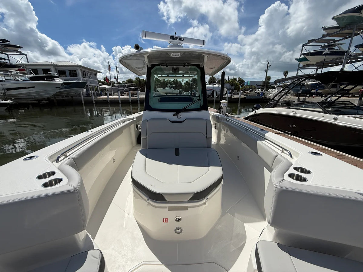 2026 Boston Whaler 330 Outrage 33.0 feet, Sarasota, FL #11