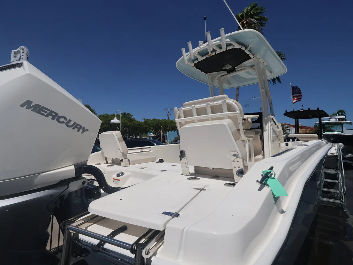 2027 Boston Whaler 250 Dauntless 25.0 feet, Naples, Florida #5