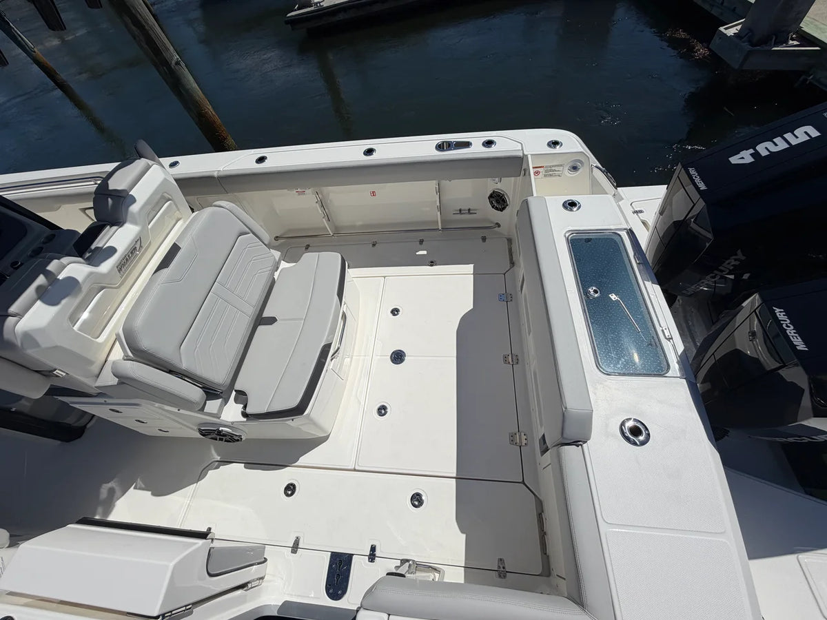 2026 Boston Whaler 330 Outrage 33.0 feet, Jupiter, Florida #25