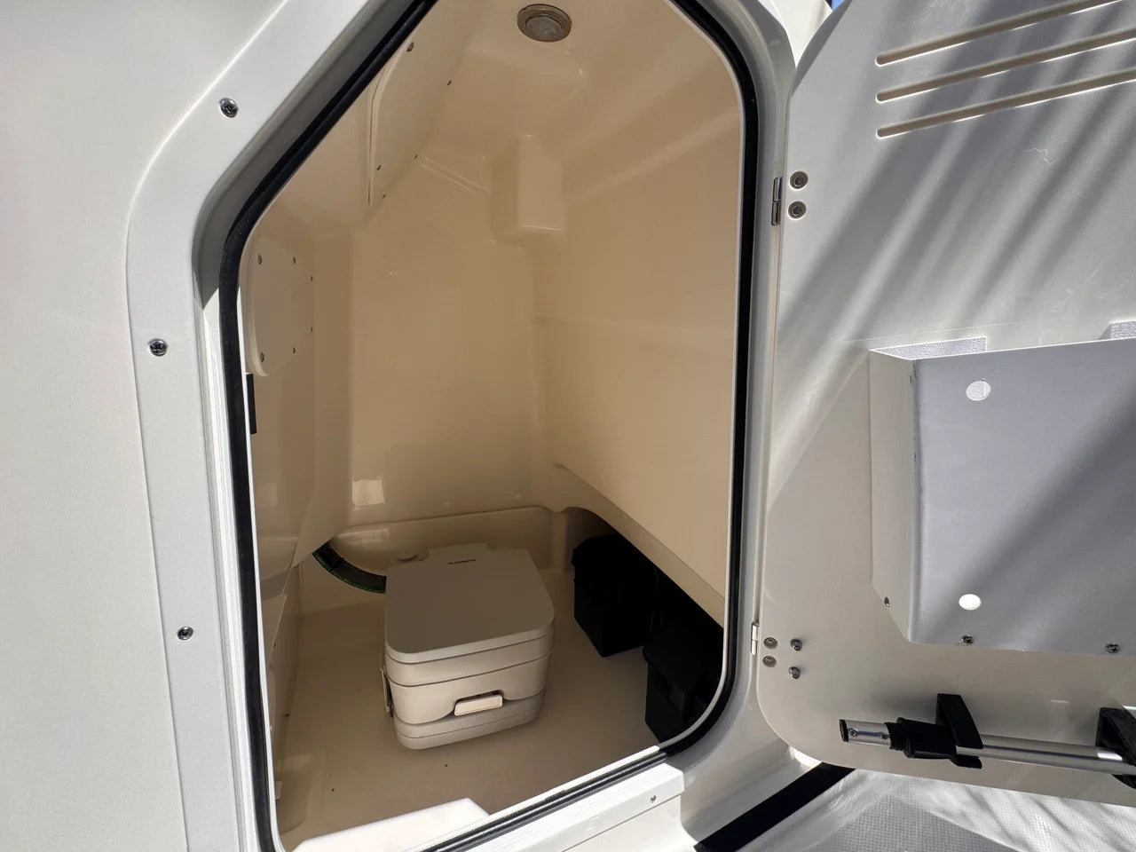 2026 Boston Whaler 210 Montauk 21.0 feet, Pompano Beach, Florida #27