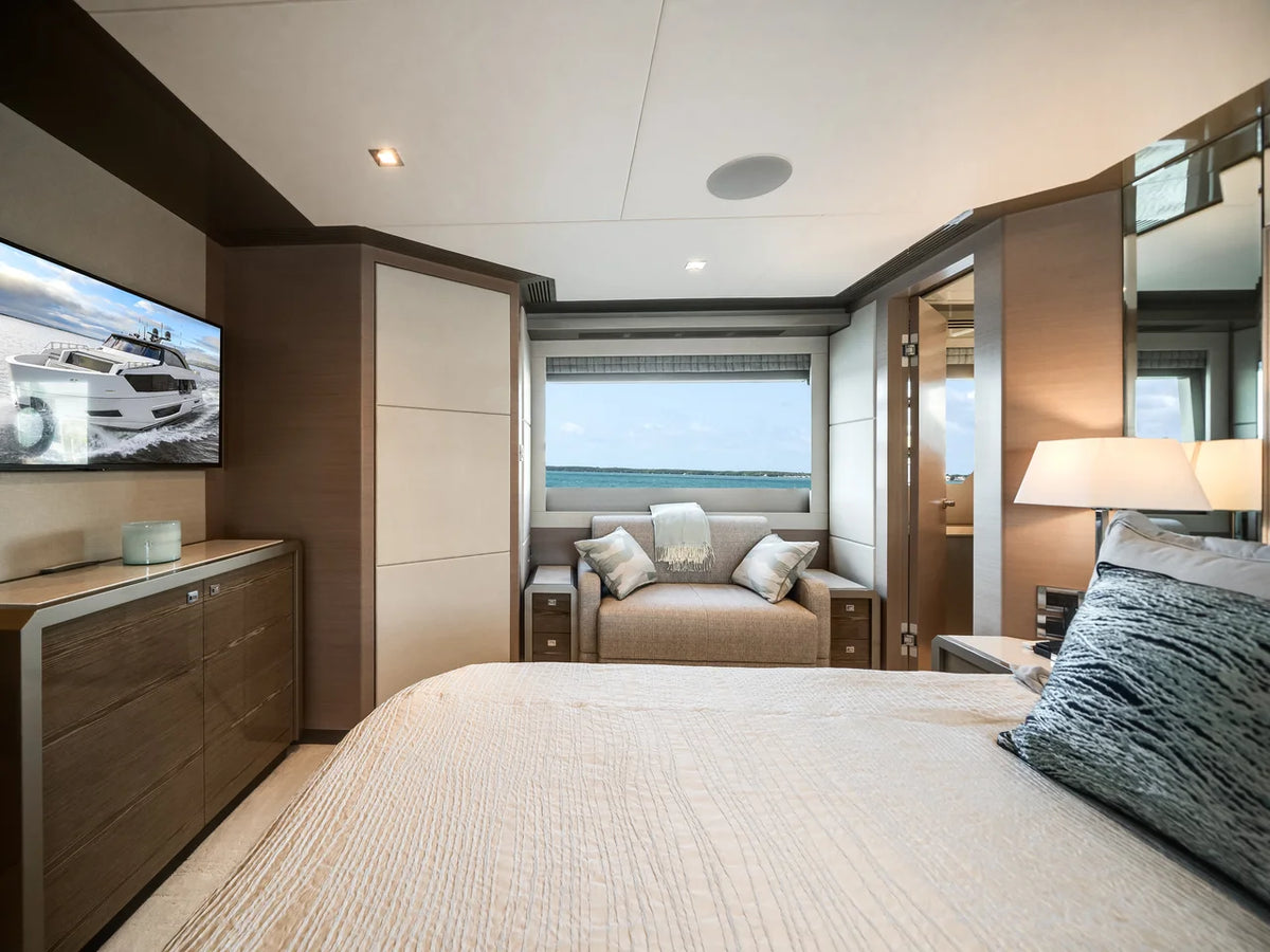 2023 Ocean Alexander 27R 88.0 feet, Ocean Reef, FL #42