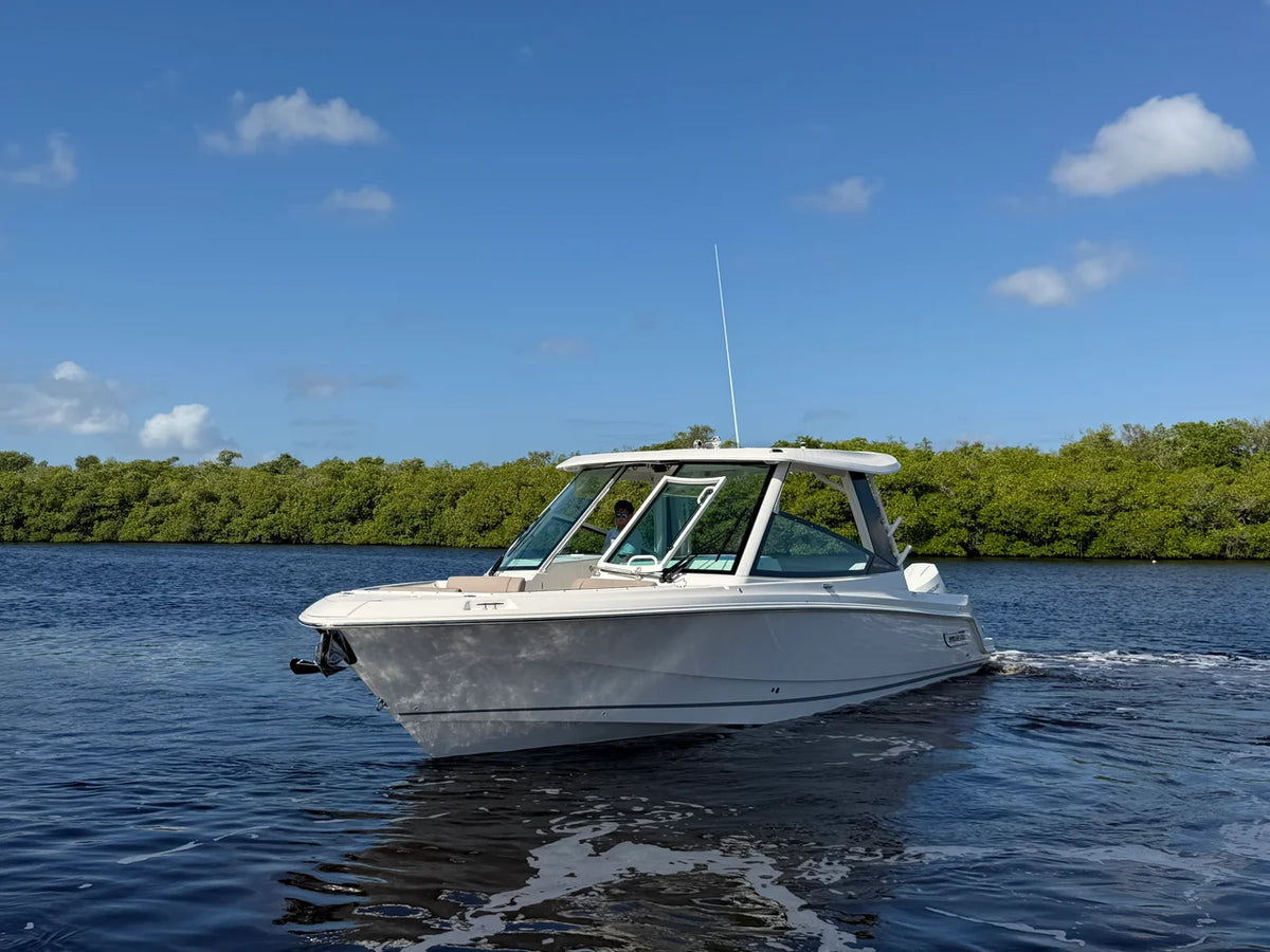 2027 Boston Whaler 330 Vantage 33.0 feet, Fort Myers, FL #4