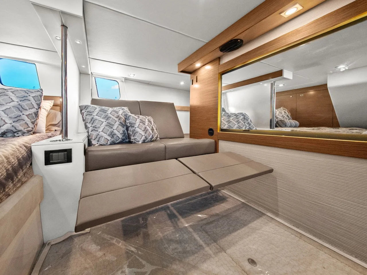 2014 Cruisers Yachts 45 CANTIUS 45.0 feet, St Petersburg, FL #39