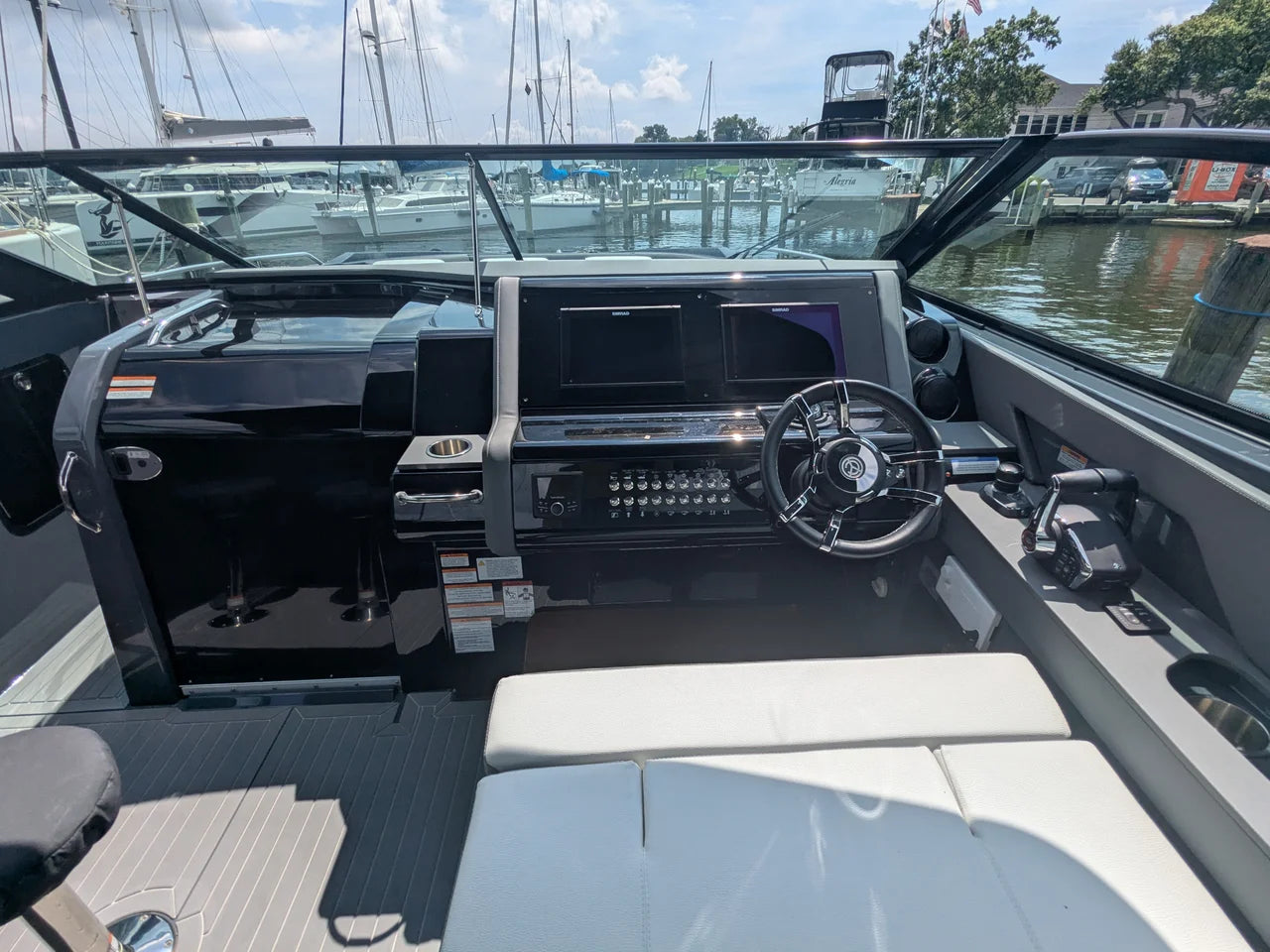2024 Cruisers Yachts 38 GLS-OB 38.0 feet, Grasonville, MD #27