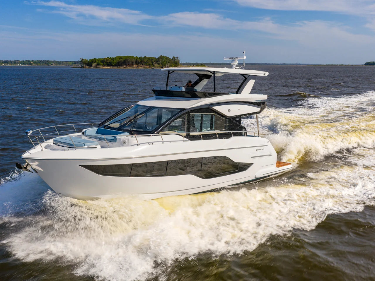 2026 Cruisers Yachts 50 FLY 50.0 feet, Wrightsville Beach, North Carolina #5