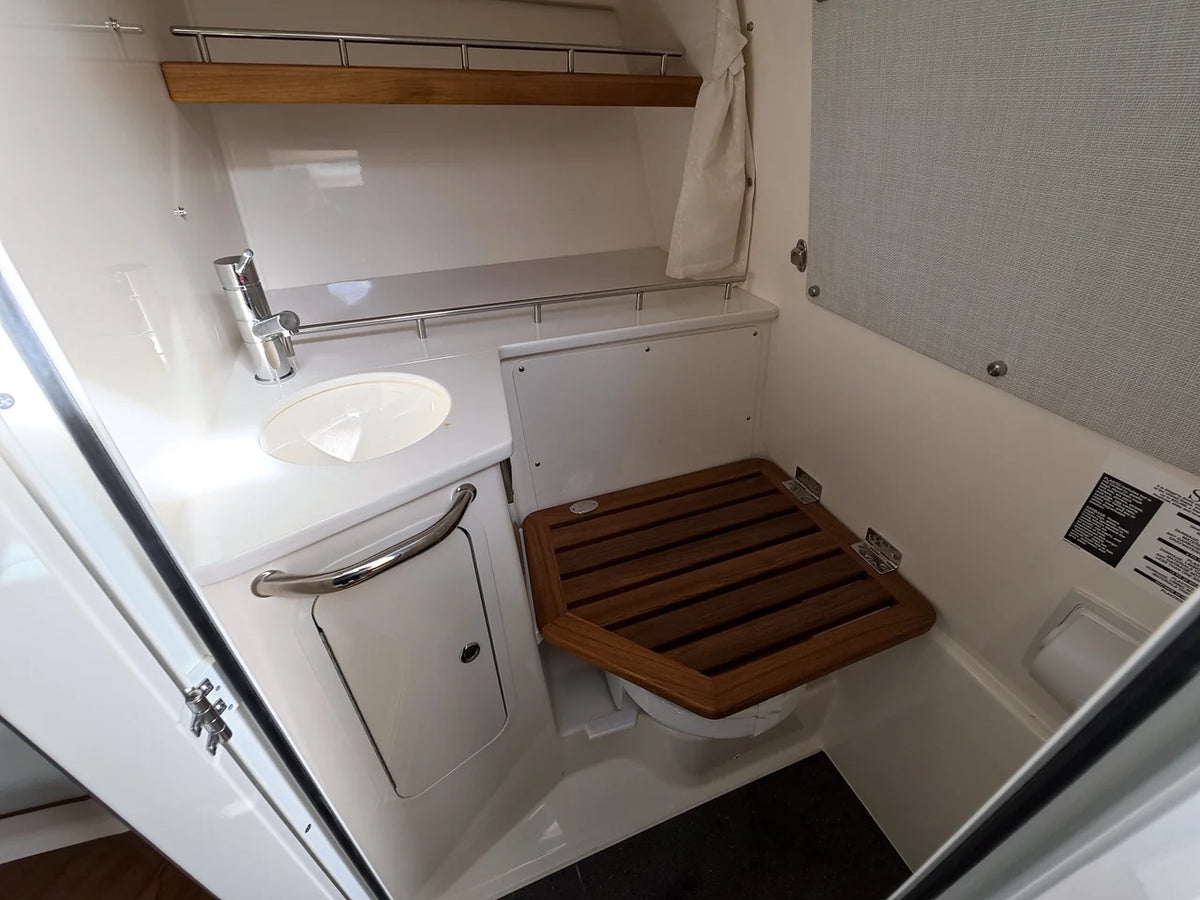 2027 Boston Whaler 350 Realm 35.0 feet, Norwalk, Connecticut #27