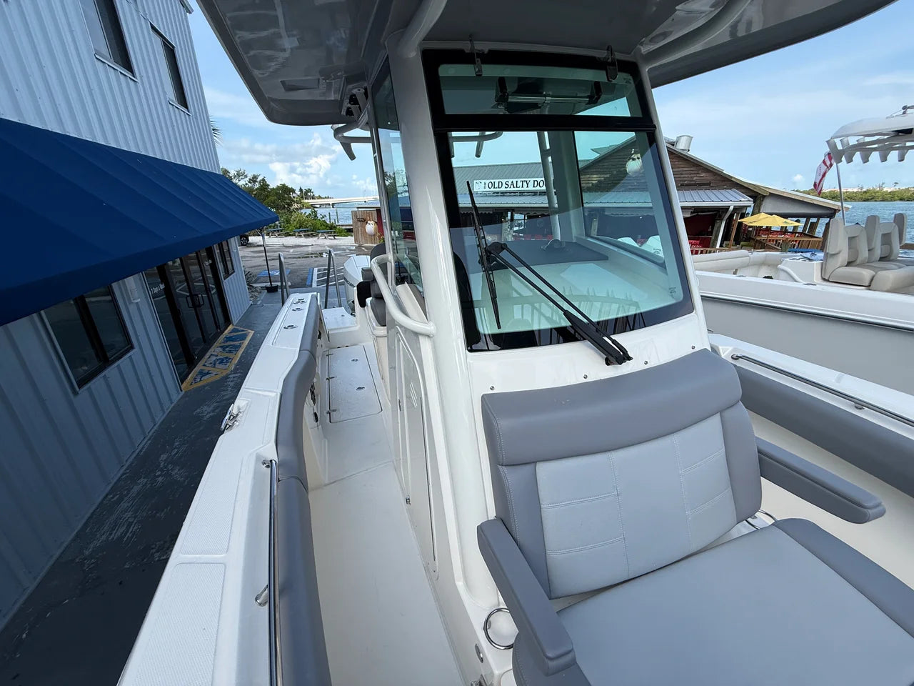 2027 Boston Whaler 250 Outrage 25.0 feet, Sarasota, FL #14