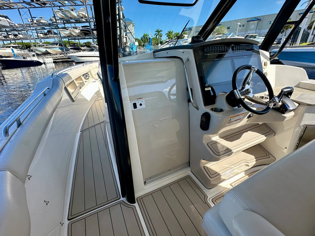 2023 Boston Whaler 350 REALM 35.0 feet, Fort Myers, FL #14