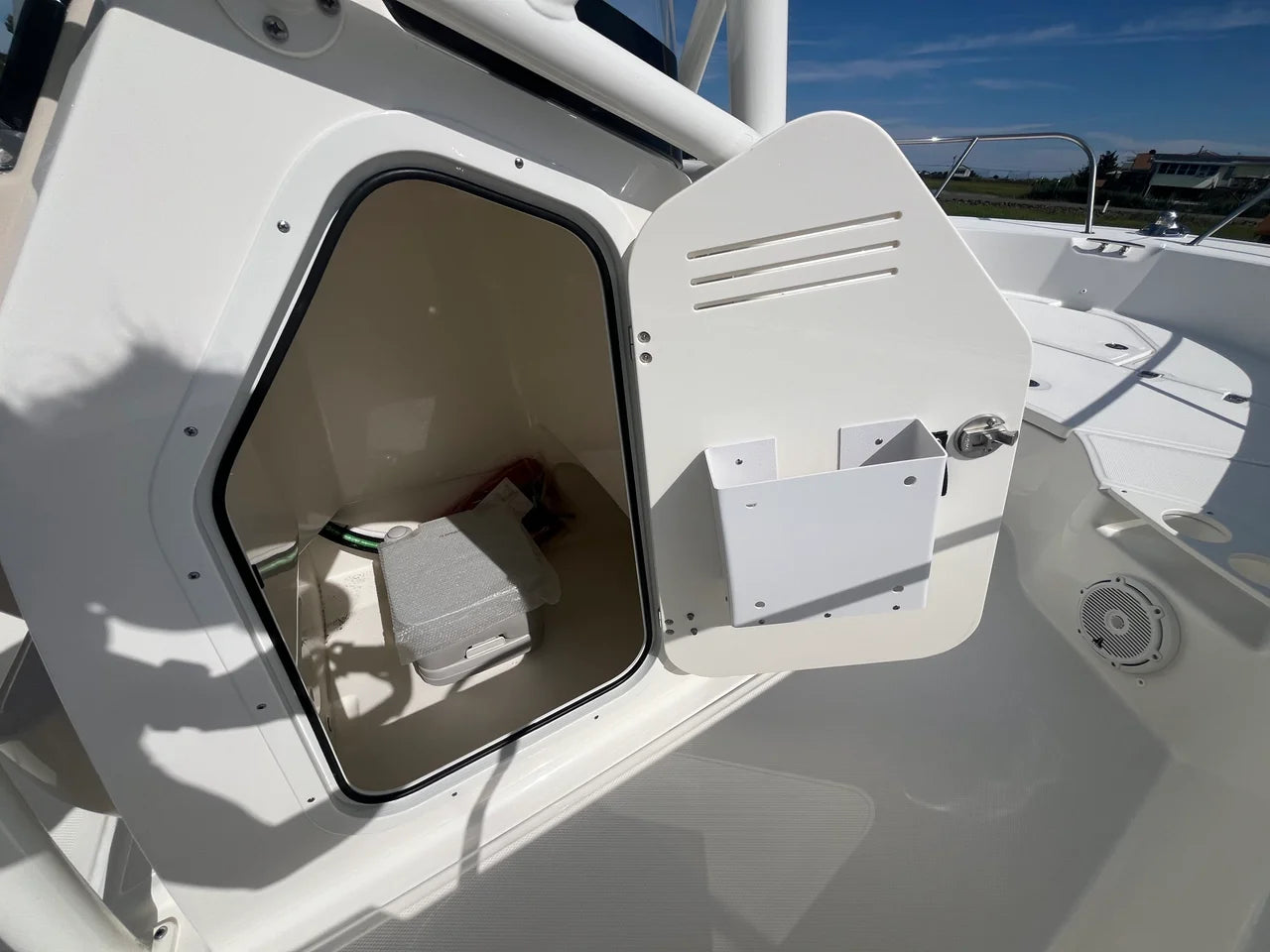 2027 Boston Whaler 210 Montauk 21.0 feet, Westbrook, Connecticut #9