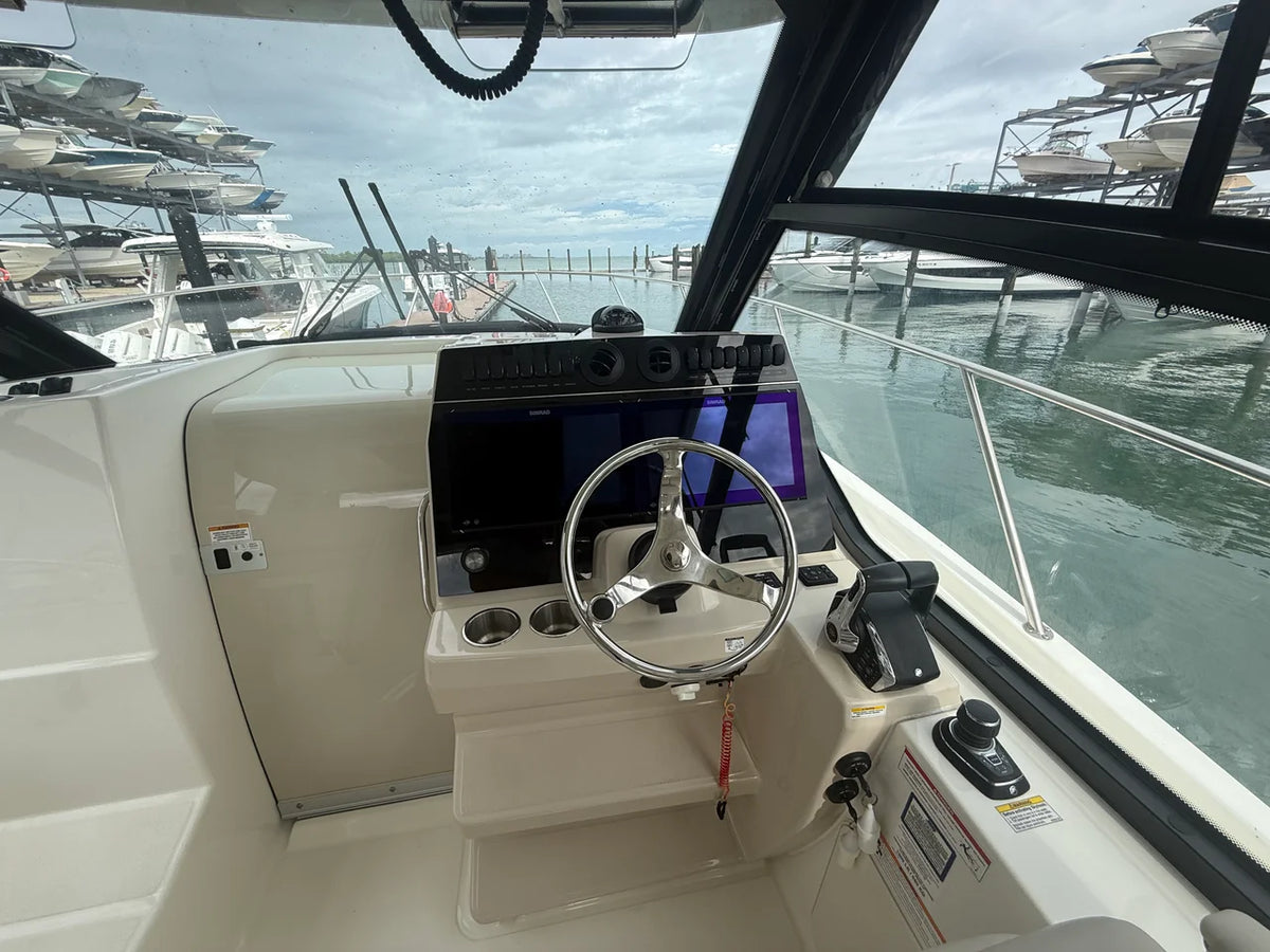 2024 Boston Whaler 325 CONQUEST 32.0 feet, Sarasota, FL #20