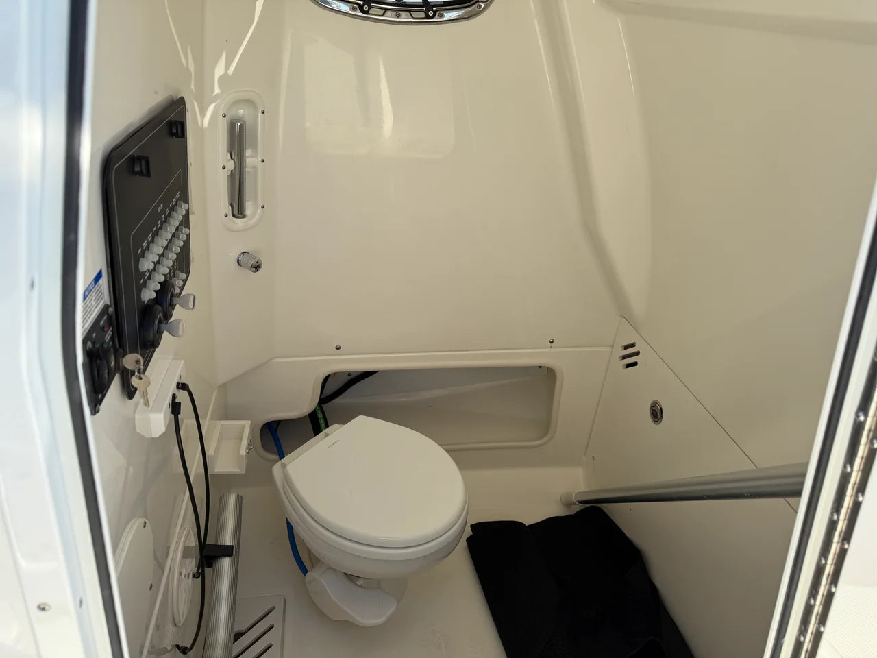 2026 Boston Whaler 250 Outrage 25.0 feet, Wrightsville Beach, North Carolina #13