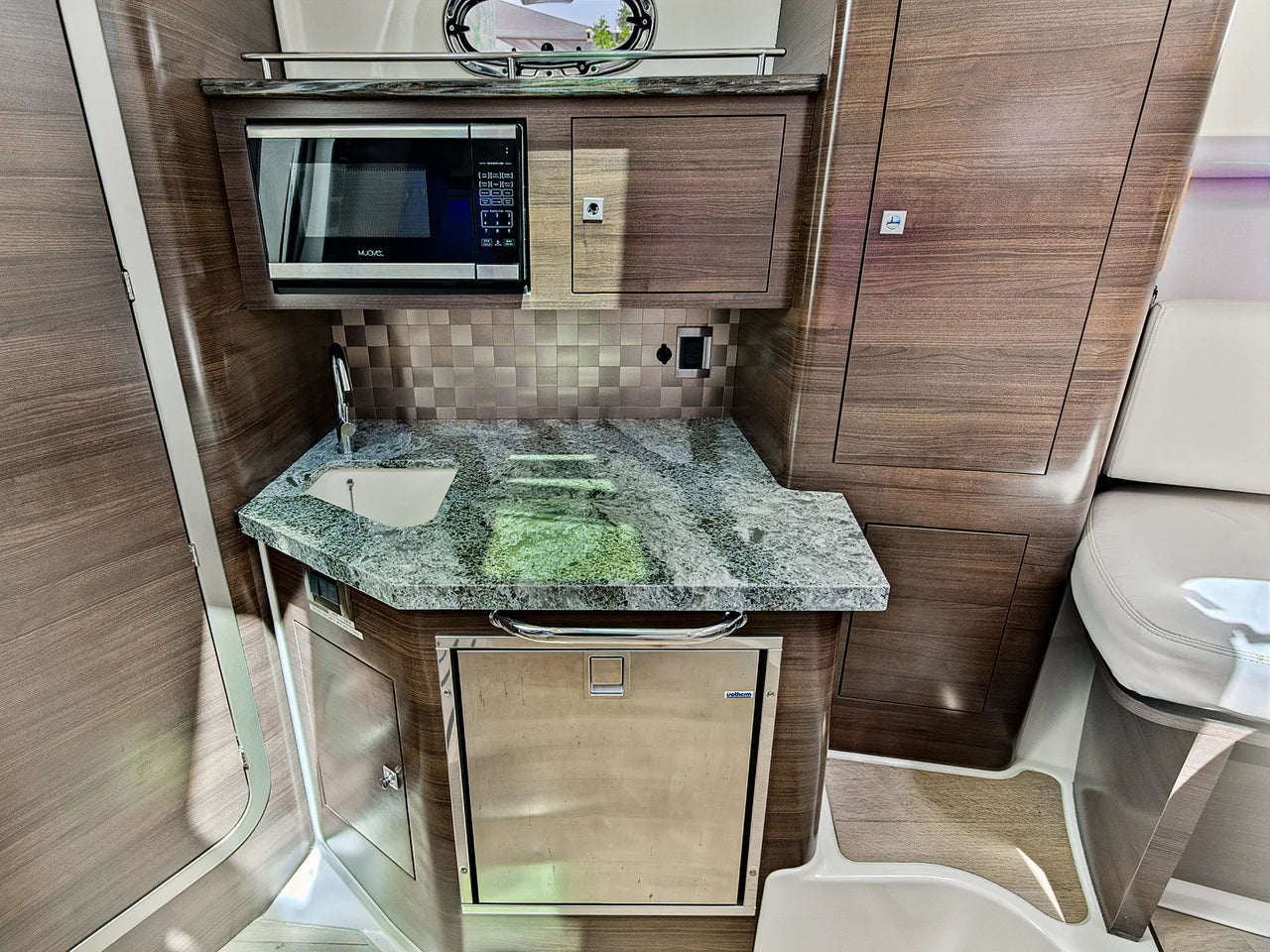 2018 Boston Whaler 345 CONQUEST 34.0 feet, Stuart, Florida #77