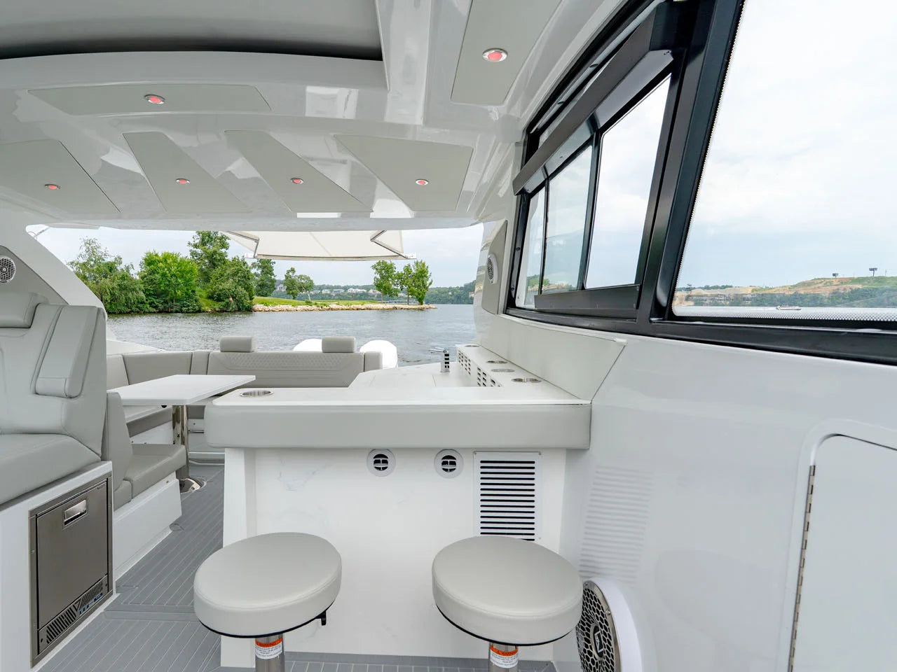 2027 Cruisers Yachts 42 GLS Outboard 42.0 feet, Lake Ozark, MO #34