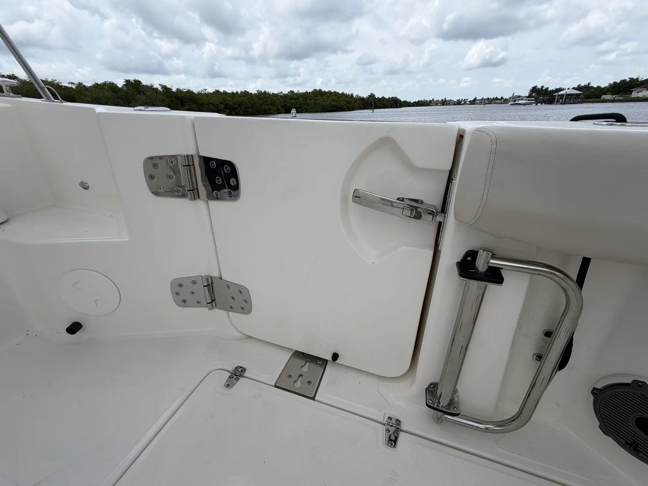 2027 Boston Whaler 325 Conquest 32.0 feet, Fort Myers, FL #11