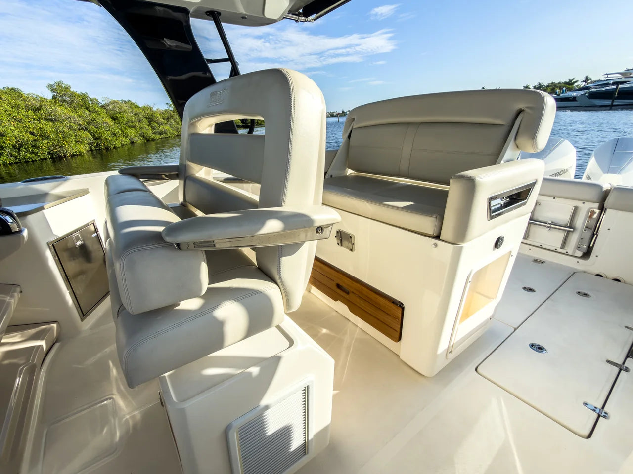 2022 Boston Whaler 350 Realm 35.0 feet, Fort Myers, FL #17