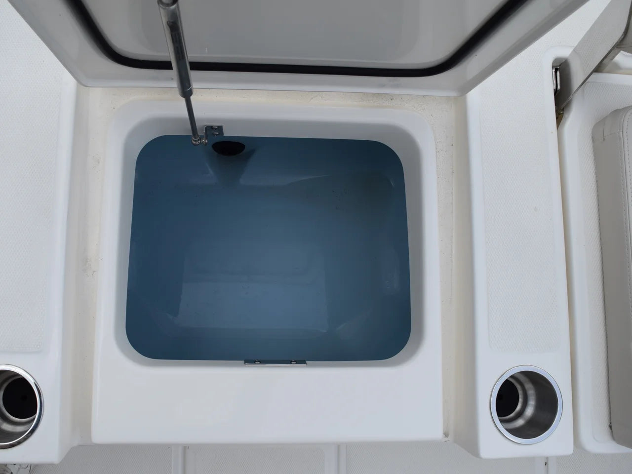 2026 Boston Whaler 250 Dauntless 25.0 feet, Thunderbolt, GA #8