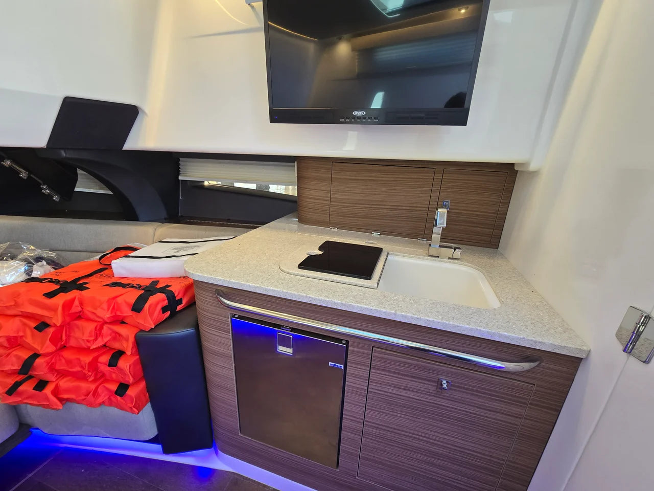 2023 Boston Whaler 420 OUTRAGE 42.0 feet, Stuart, Florida #22