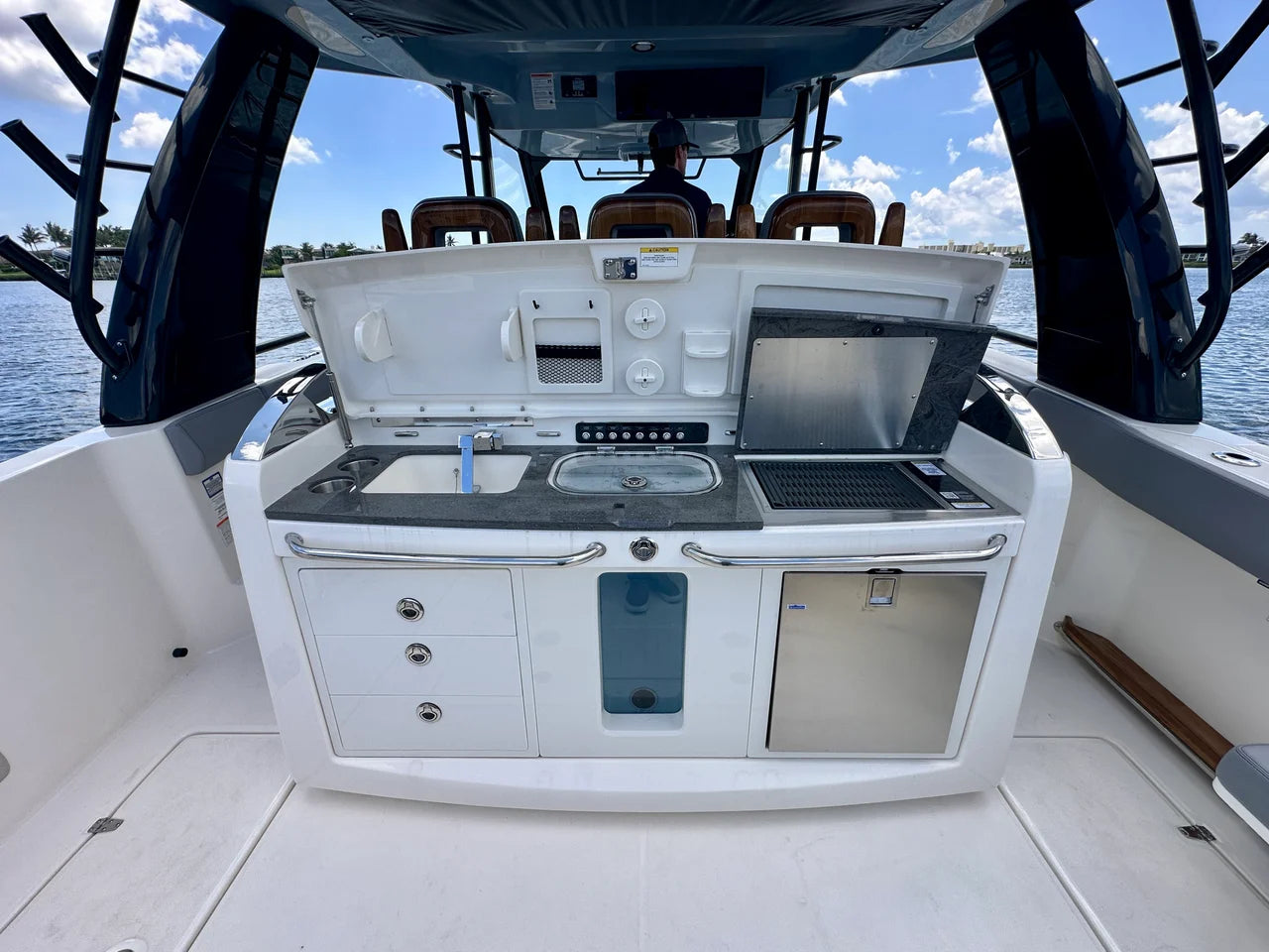 2026 Boston Whaler 420 Outrage 42.0 feet, Jupiter, Florida #12