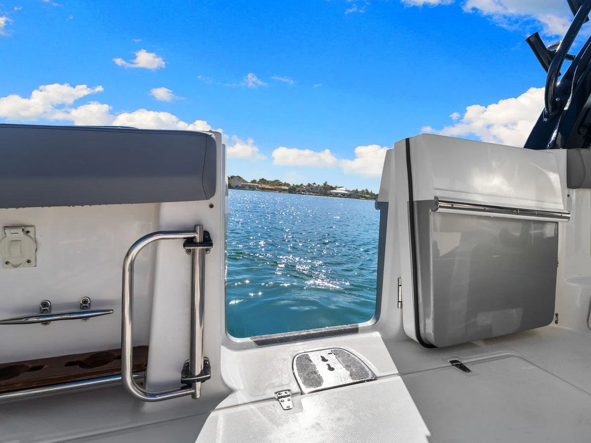 2023 Boston Whaler 420 OUTRAGE 42.0 feet, Naples, Florida #41