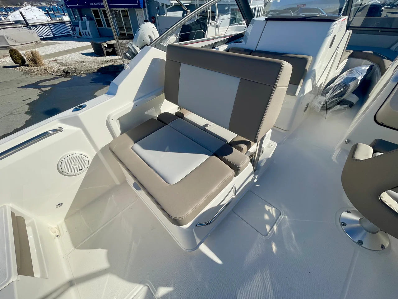 2026 Boston Whaler 210 Vantage 21.0 feet, Quincy, MA #6