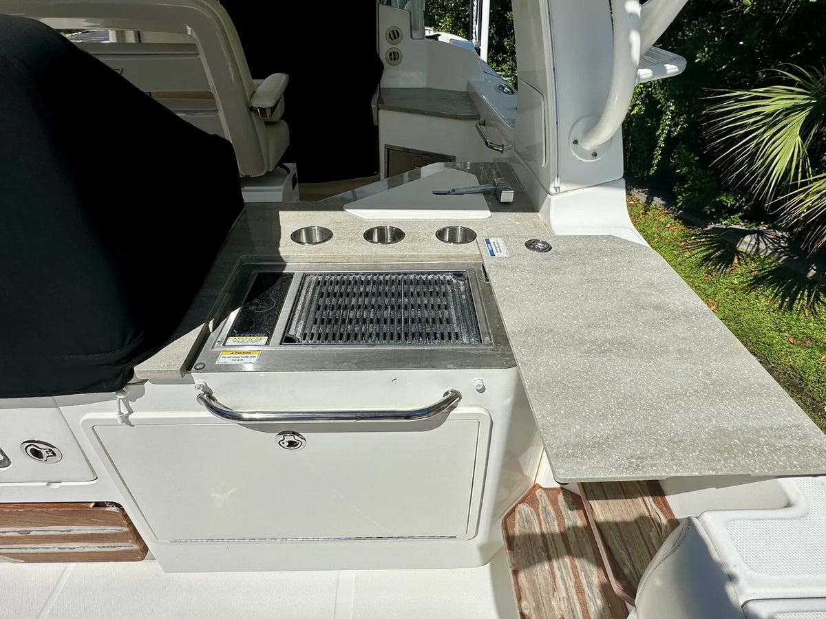 2021 Boston Whaler 350 REALM 35.0 feet, Fort Myers, FL #17