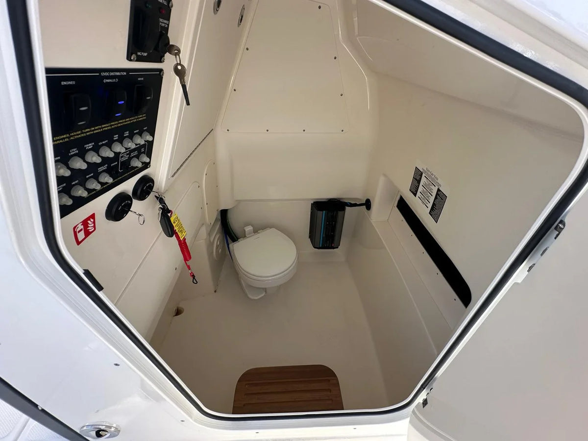 2027 Boston Whaler 280 Dauntless 28.0 feet, Islamorada, FL #9