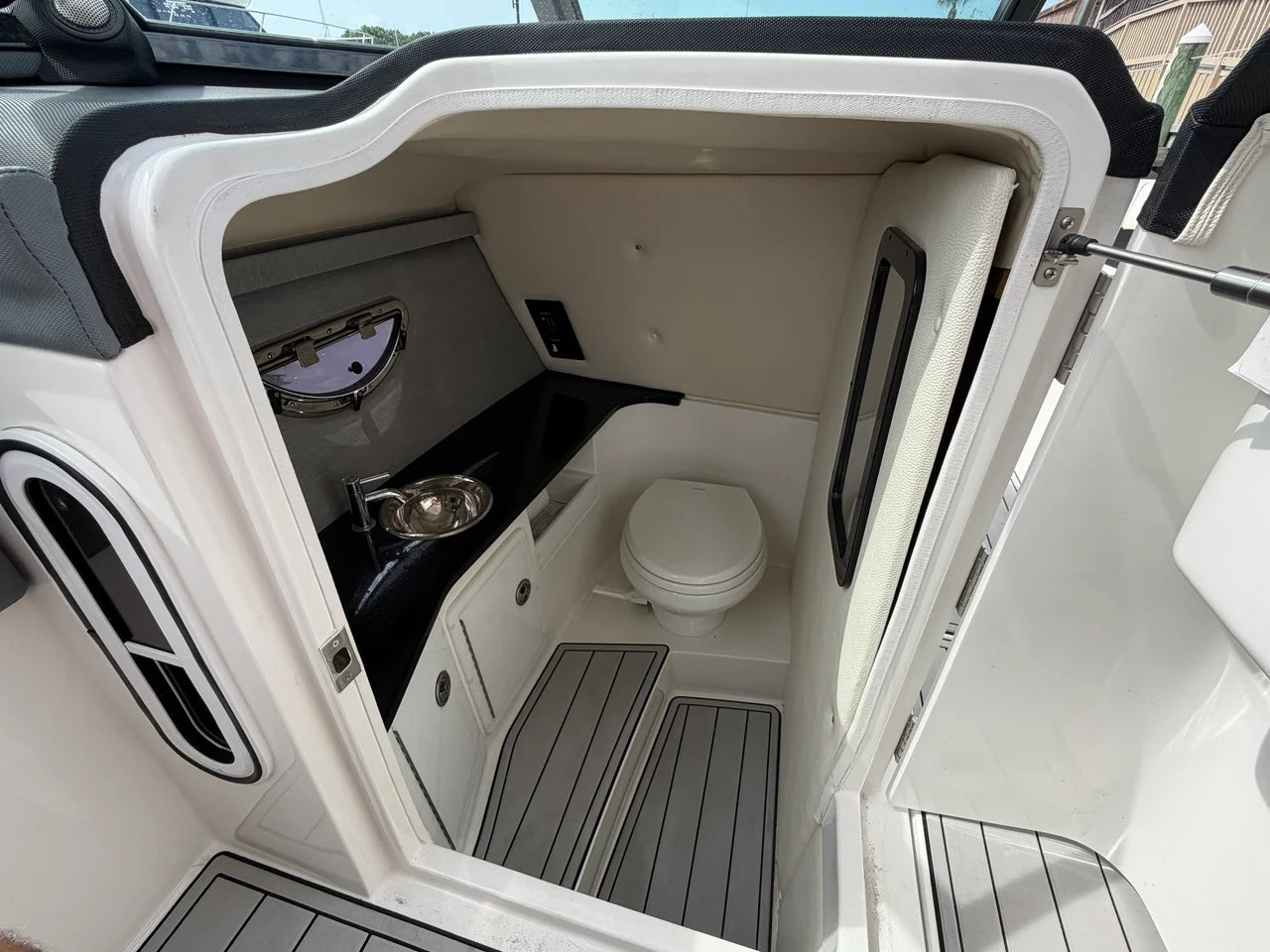 2021 Cobalt 30 SC 30.0 feet, Pensacola, Florida #35