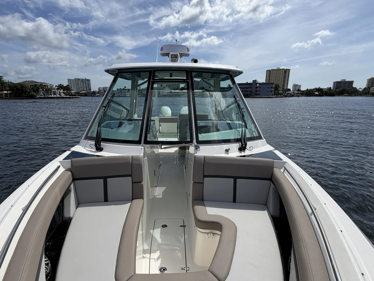 2027 Boston Whaler 330 Vantage 33.0 feet, Pompano Beach, Florida #63