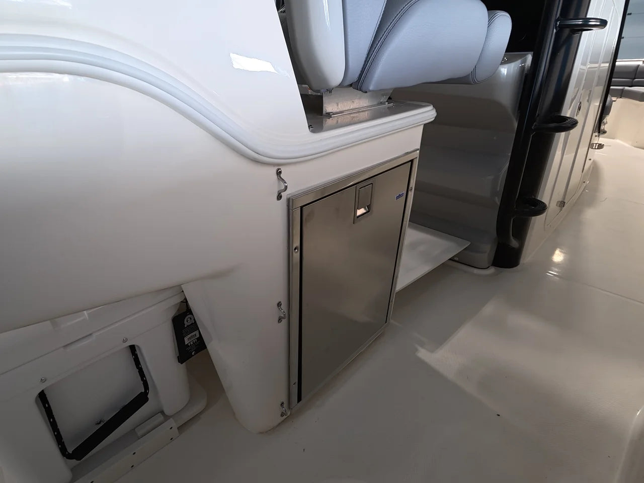 2026 Boston Whaler 330 Outrage 33.0 feet, Norwalk, Connecticut #19