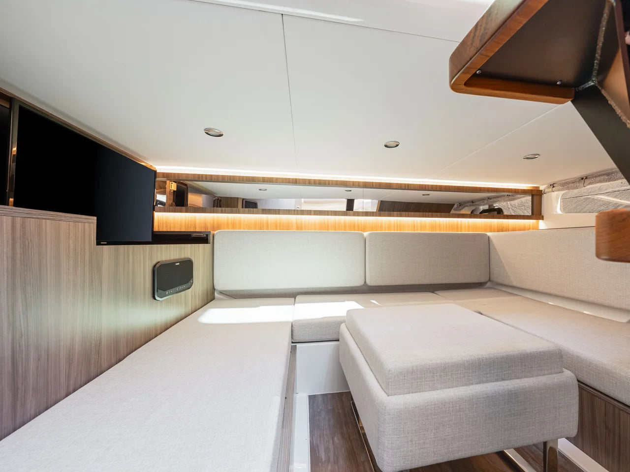 2026 Sea Ray Sundancer 370 Outboard 37.0 feet, Miami, FL #85