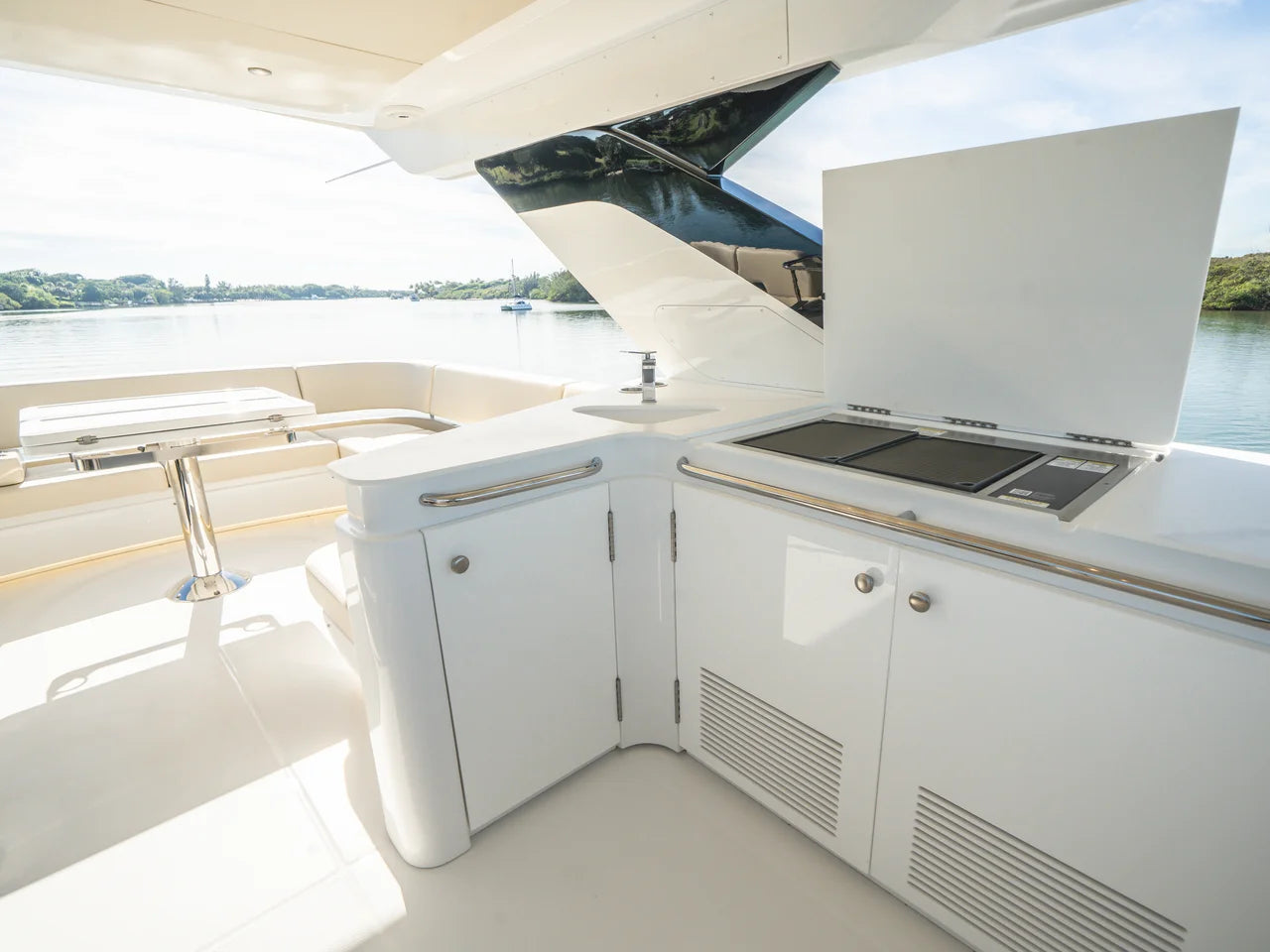 2026 Cruisers Yachts 57 FLY 57.0 feet, Jupiter, Florida #21