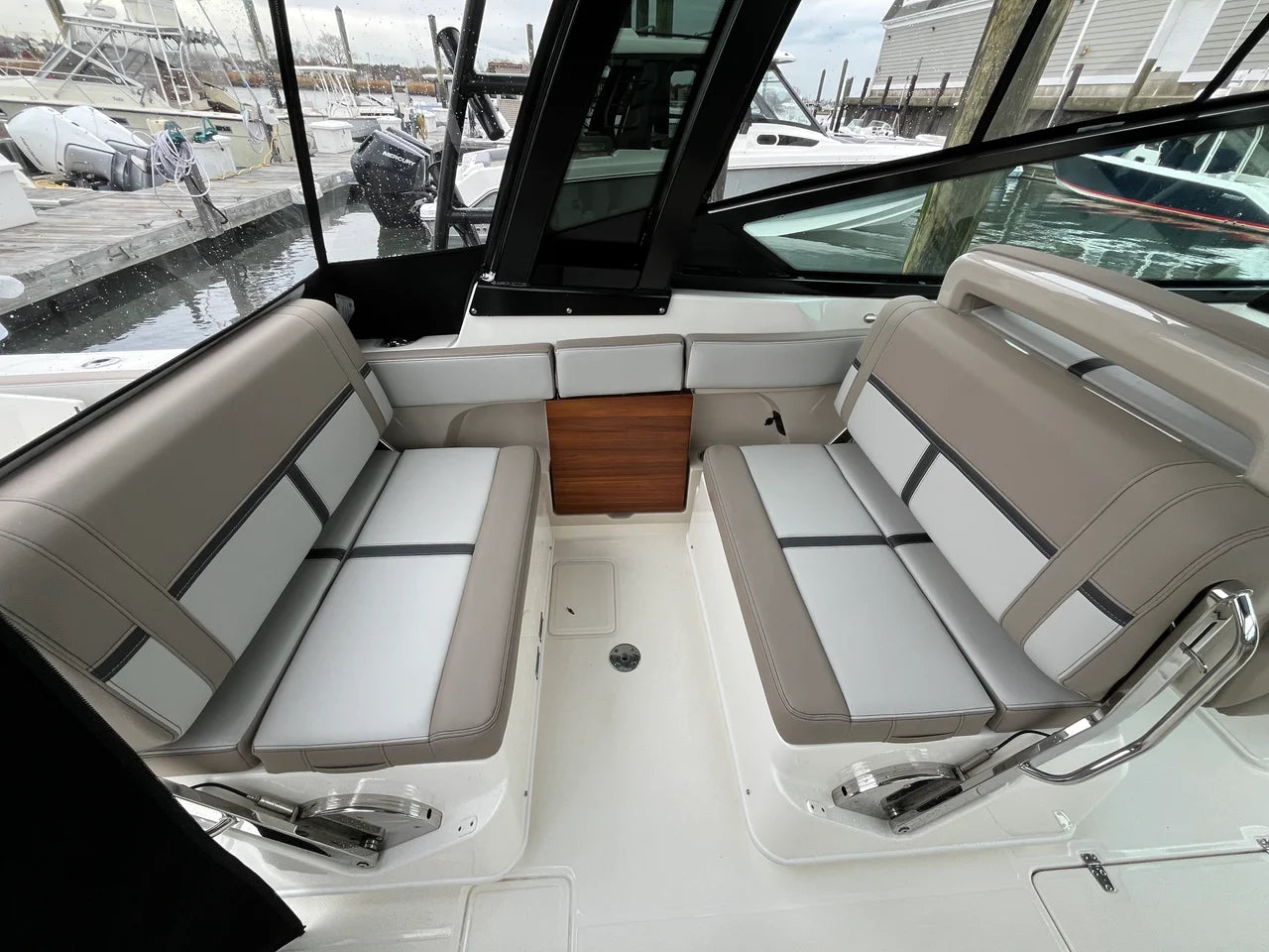 2026 Boston Whaler 330 Vantage 33.0 feet, Norwalk, Connecticut #25