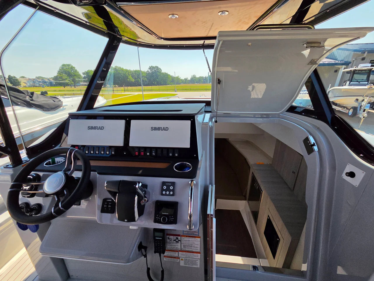 2027 Cruisers Yachts 38 VTR 38.0 feet, Monkey Island, OK #22