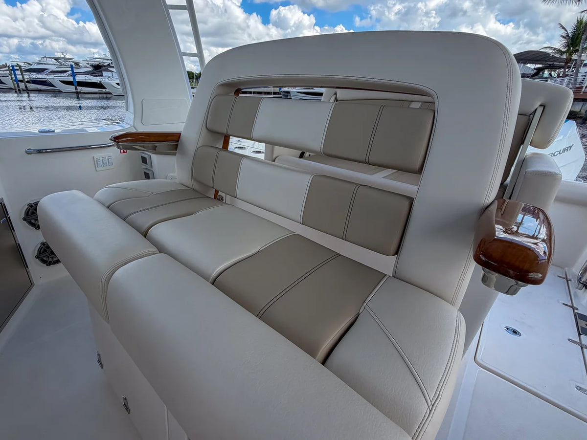 2027 Boston Whaler 350 Realm 35.0 feet, Fort Myers, FL #25