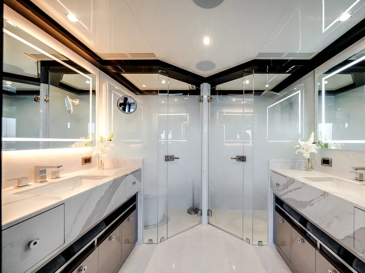 2022 Ocean Alexander 37L 120.0 feet, Fort Lauderdale, FL #37