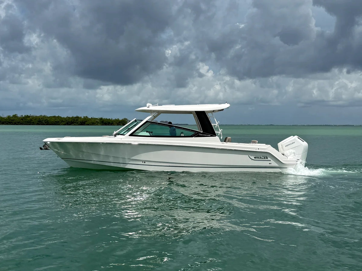 2027 Boston Whaler 330 Vantage 33.0 feet, Sarasota, FL #1