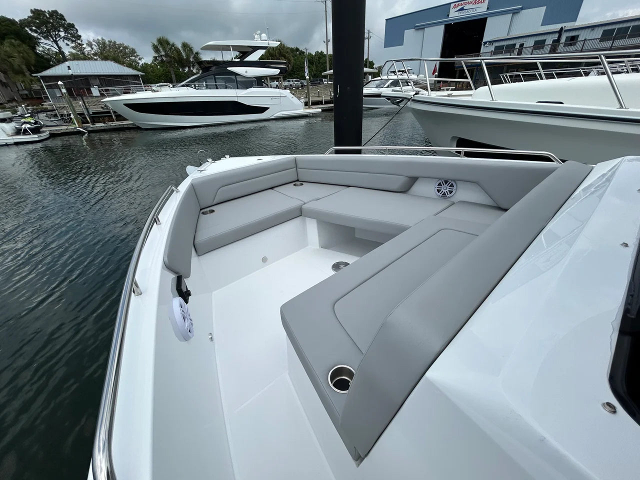 2026 Cruisers Yachts 38 VTR EC 38.0 feet, Pensacola, Florida #27