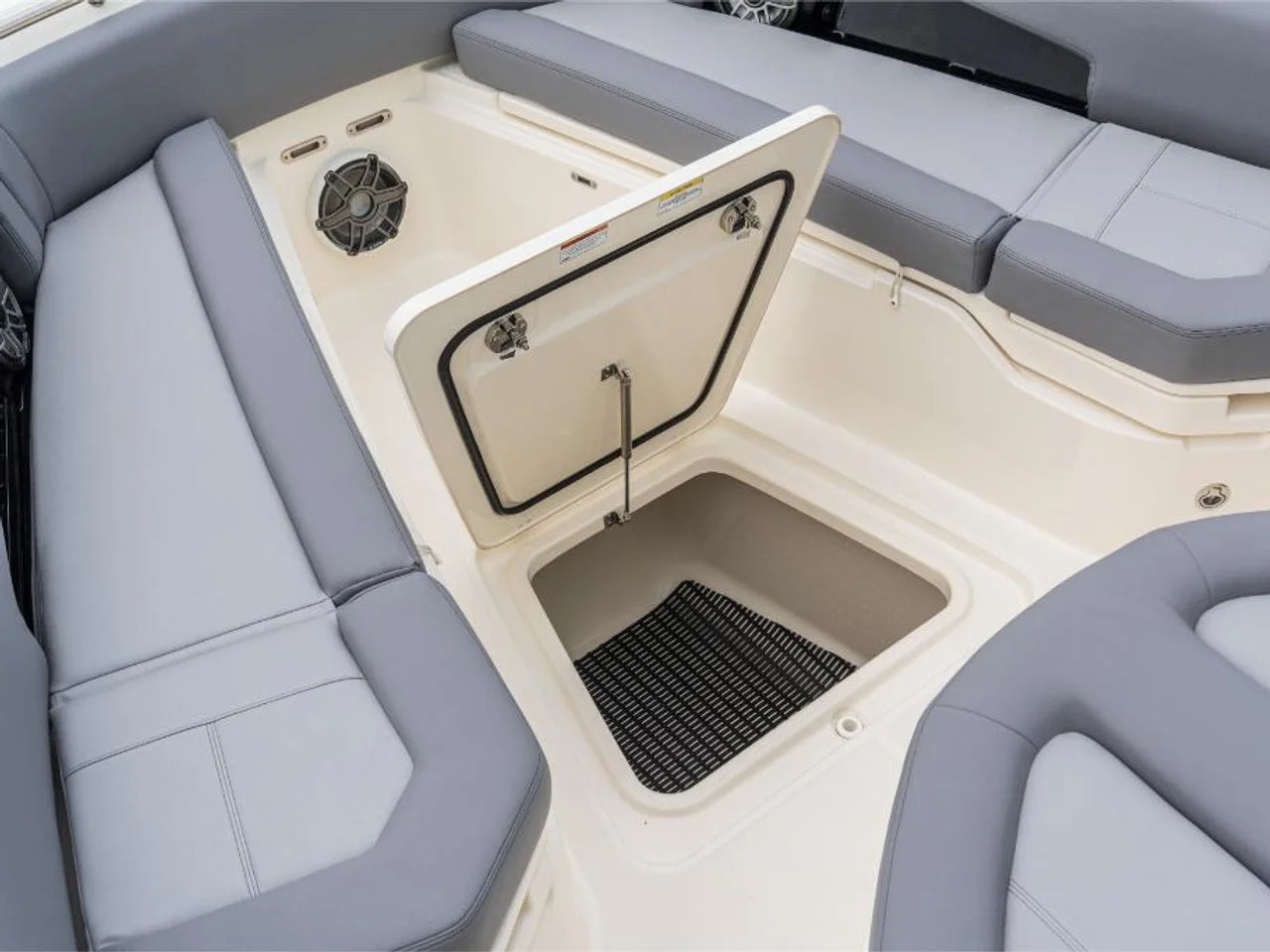 2026 Boston Whaler 360 Outrage 36.0 feet, Inuvik, Northwest Territories #31