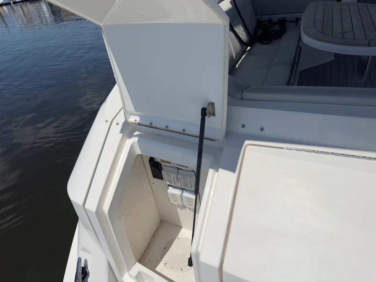2021 Sea Ray 320 SUNDANCER OB 32.0 feet, Norwalk, Connecticut #57