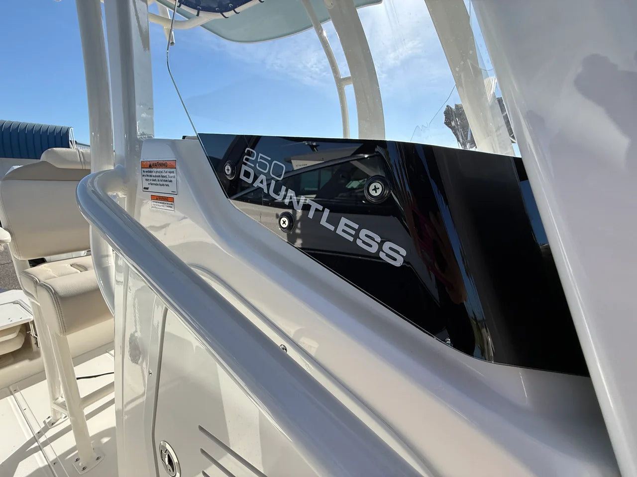 2027 Boston Whaler 250 Dauntless 25.0 feet, Venice, Florida #11