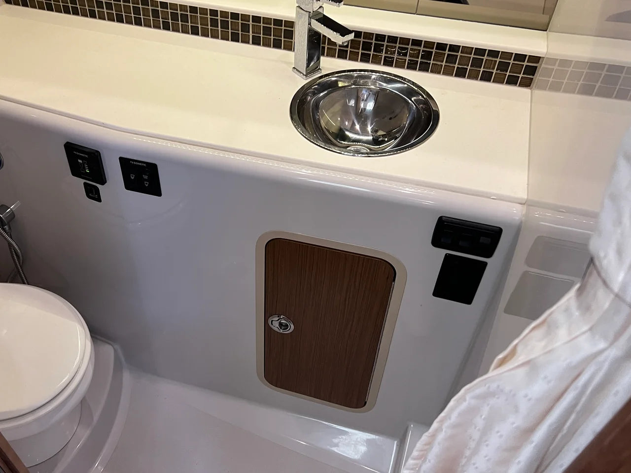 2018 Cruisers Yachts 35 EXPRESS 35.0 feet, Lewisville, TX #45