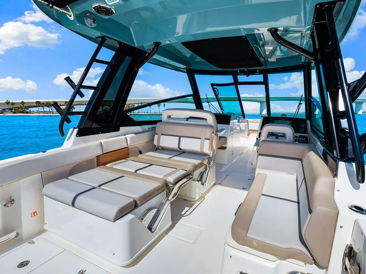 2026 Boston Whaler 330 Vantage 33.0 feet, Sarasota, FL #33