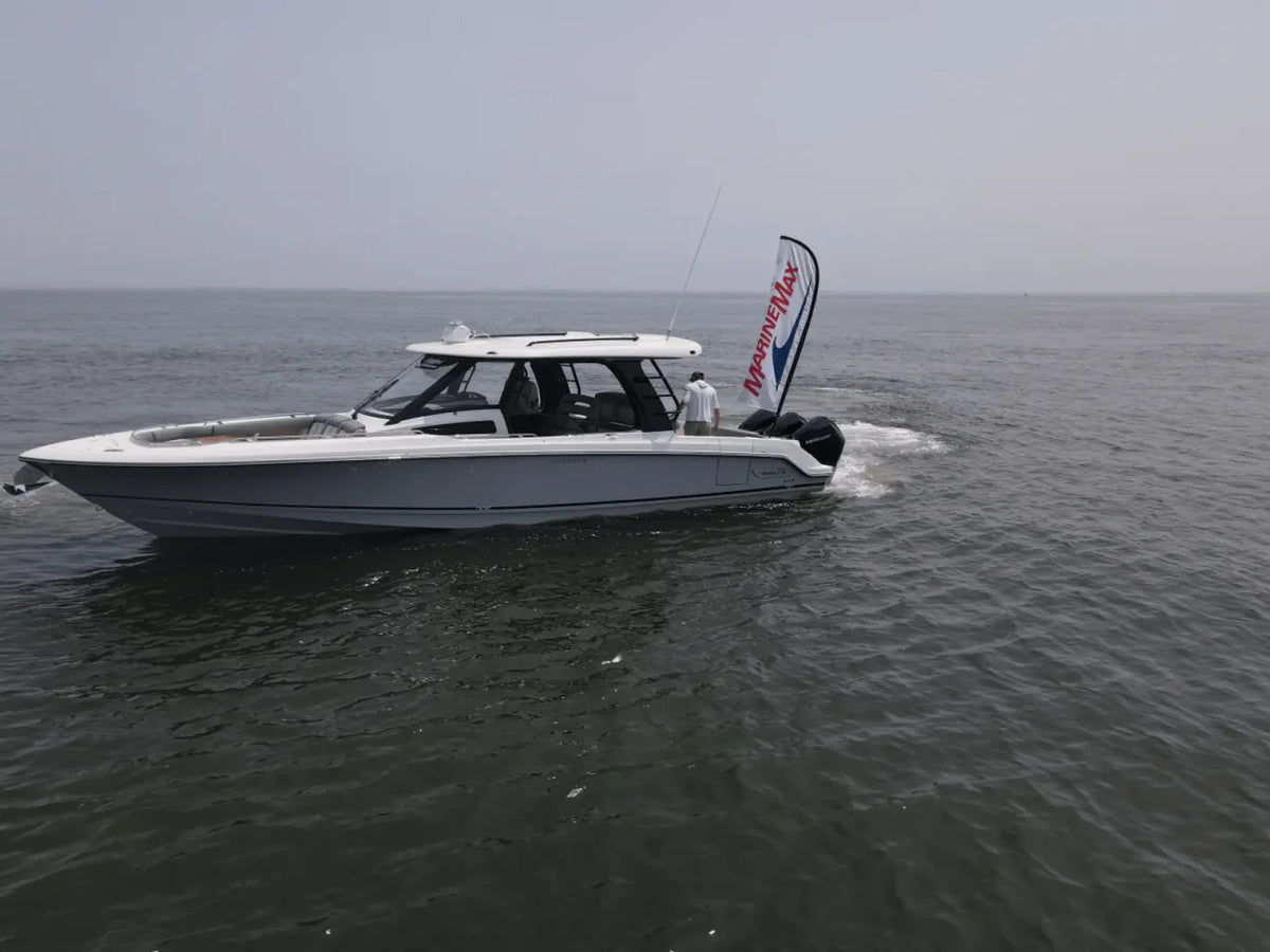 2025 Boston Whaler 350 REALM 35.0 feet, Quincy, MA #1
